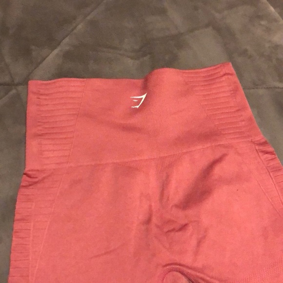 Pink gym shark Capri leggings !! - Picture 2 of 6